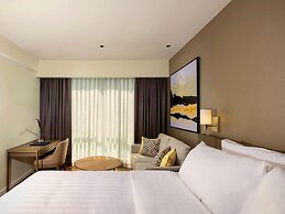 Novotel Suites Manila at Acqua