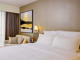 Novotel Suites Manila at Acqua
