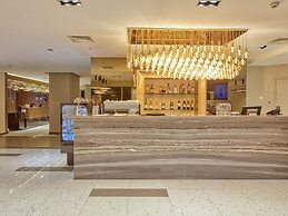 Novotel Suites Manila at Acqua