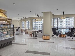 Novotel Suites Manila at Acqua