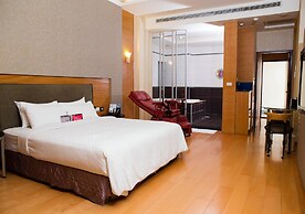 Royal Group Motel Chien Kuo Branch