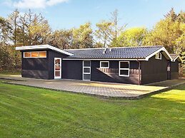5 Star Holiday Home in Lokken