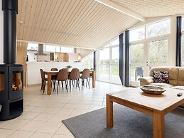 5 Star Holiday Home in Lokken