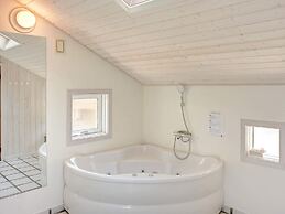 Luxury Retreat Near Beach