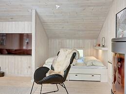 Luxury Retreat Near Beach