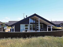 6 Person Holiday Home in Ringkobing-by Traum