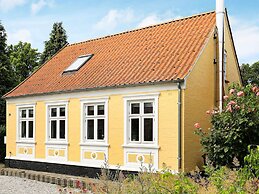 6 Person Holiday Home in Marstal