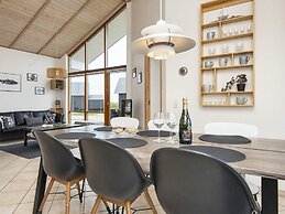 6 Person Holiday Home in Ulfborg