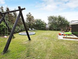 Exquisite Holiday Home in Løgstør near Sea