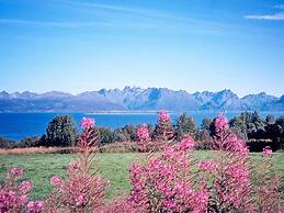 6 Person Holiday Home in Alsvag