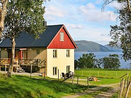 6 Person Holiday Home in Alsvag