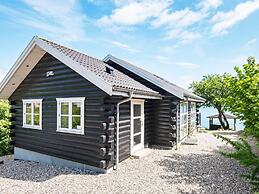 Panoramic Retreat by Water