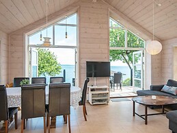 Panoramic Retreat by Water