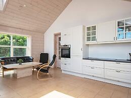 Panoramic Retreat by Water