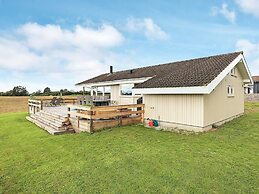 9 Person Holiday Home in Millinge