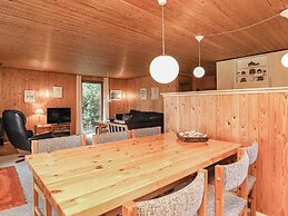 Spacious Holiday Home In Struer near Ocean