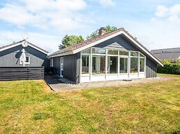 6 Person Holiday Home in Hemmet