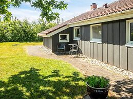 6 Person Holiday Home in Hemmet