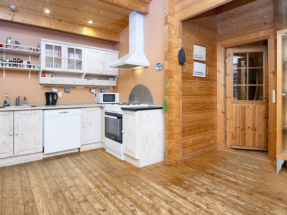 6 Person Holiday Home in Farvang
