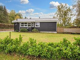 5 Person Holiday Home in Farvang