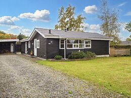 5 Person Holiday Home in Farvang