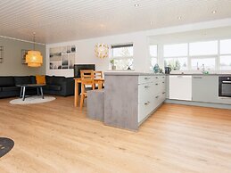 5 Person Holiday Home in Farvang