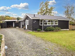 5 Person Holiday Home in Farvang