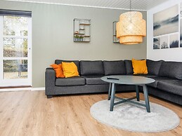 5 Person Holiday Home in Farvang