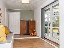 5 Person Holiday Home in Farvang