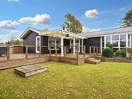 5 Person Holiday Home in Farvang