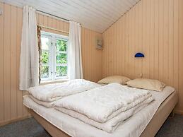 Pretty Cottage in Hemmet near Sea