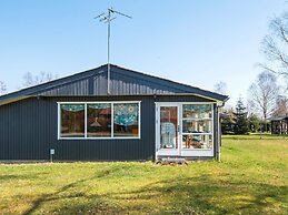 Heritage Cottage in Glesborg With Play Area