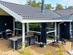 5 Star Holiday Home in Hals