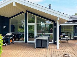 5 Star Holiday Home in Hals