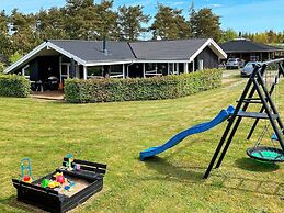 5 Star Holiday Home in Hals
