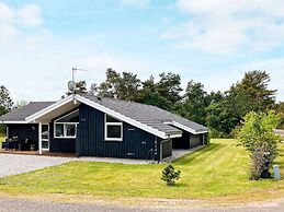 5 Star Holiday Home in Hals