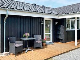 5 Star Holiday Home in Hals