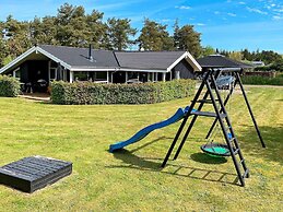5 Star Holiday Home in Hals