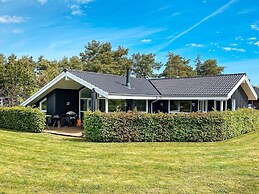 5 Star Holiday Home in Hals