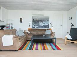 6 Person Holiday Home in Allingabro-by Traum