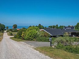 6 Person Holiday Home in Allingabro-by Traum