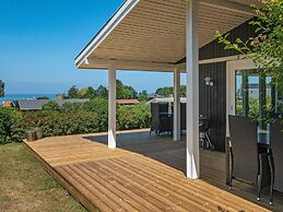 6 Person Holiday Home in Allingabro-by Traum