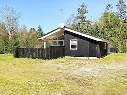 5 Star Holiday Home in Hals