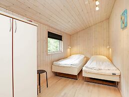 5 Star Holiday Home in Hals