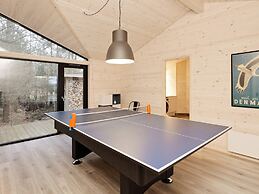 5 Star Holiday Home in Hals