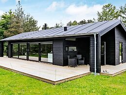 5 Star Holiday Home in Hals
