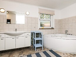 5 Star Holiday Home in Hals