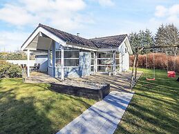 5 Star Holiday Home in Hals