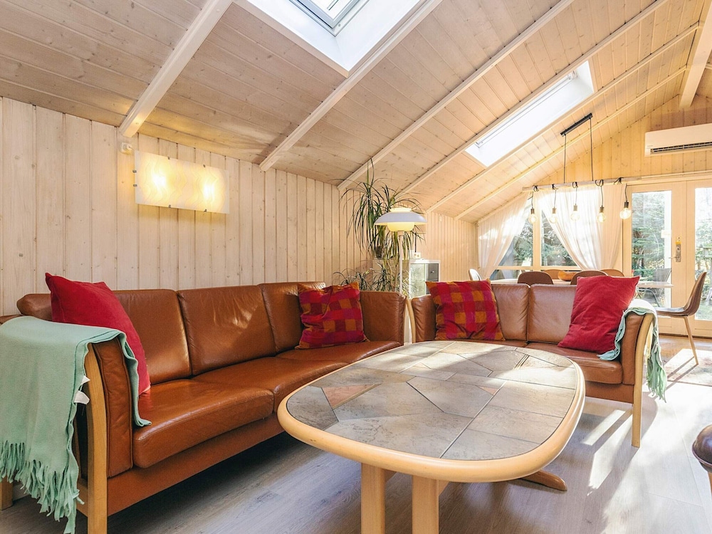 4 Star Holiday Home in Hals