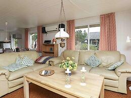 6 Person Holiday Home in Ulfborg